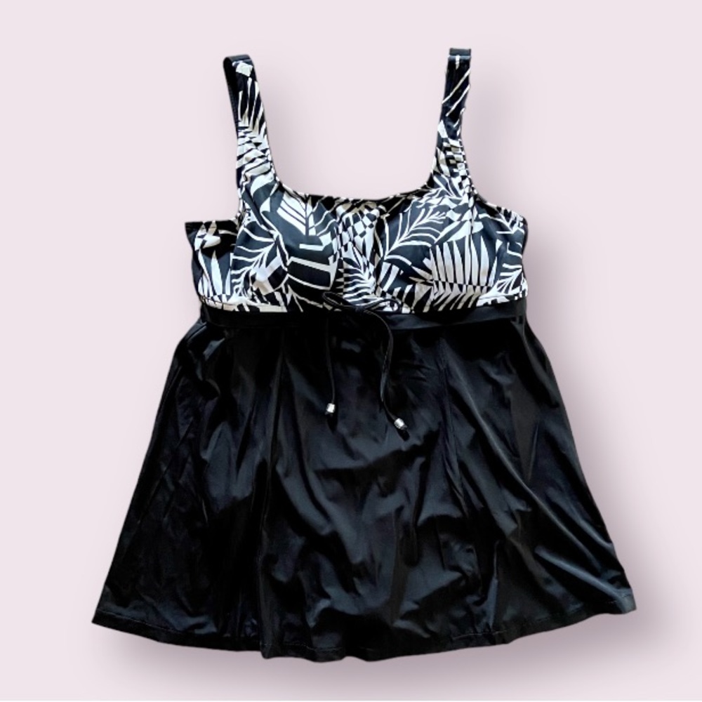 Maxine of Hollwood One Piece Minimizing Swim Dress Black/White